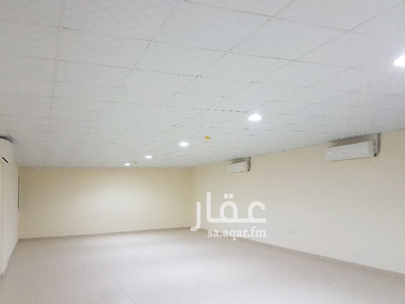 1203163 مكتب للأيجار
مساحة ٨٣ متر تقريبا
عماره حديثة راقيه
تجهيزات دفاع مدني
يوجد مصعد حديث
مكيفات سبيلت
فرش موكيت
فرصه الايجار 45 الف بالسنه
العرض لمده محدوده حيث انه اخر مكتب متبقي