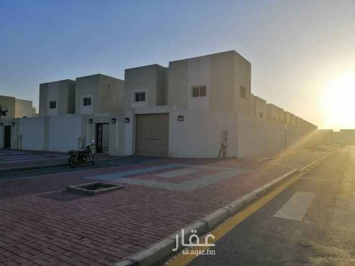 1689414 للإيجار بالعزيزية باسكان الملك فهد خلف مستشفي الخبر المركزي فيلا دبلكس مساحه ٣٧٥ تتكون من
الدور الارضي مجلس ومقلط وصاله ومطبخ ومجلس نساء ودورتين مياه وحوش ومدخل سيارة
الدور الأول يتكون من غرفتين ودوره مياه وغرفه غسيل وسطح
الإيجار ٣٢ الف سنوي
ابو مازن
0533783160
0546857423