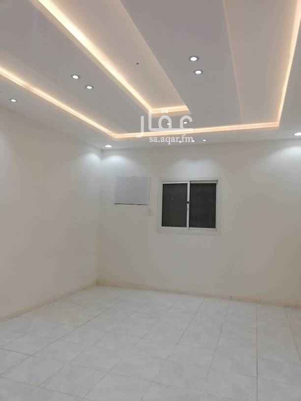 1583595 شقة للايجار ثلاث غرف وصاله قريب من الخدمات شارع ٣٠ شمالي بالرمال التعمير