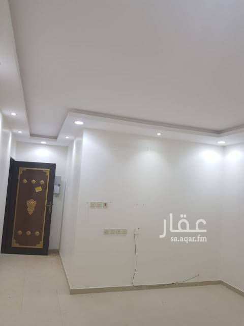 1644729 شقه للايجار ثلاث غرف وصاله بالرمال الذهبي الدور الثالث مع السطح كهرباء مستقله راكب مطبخ ومكيفات تبعد عن المسجد 50متر مع العلم راكب 3مكيفات فقط