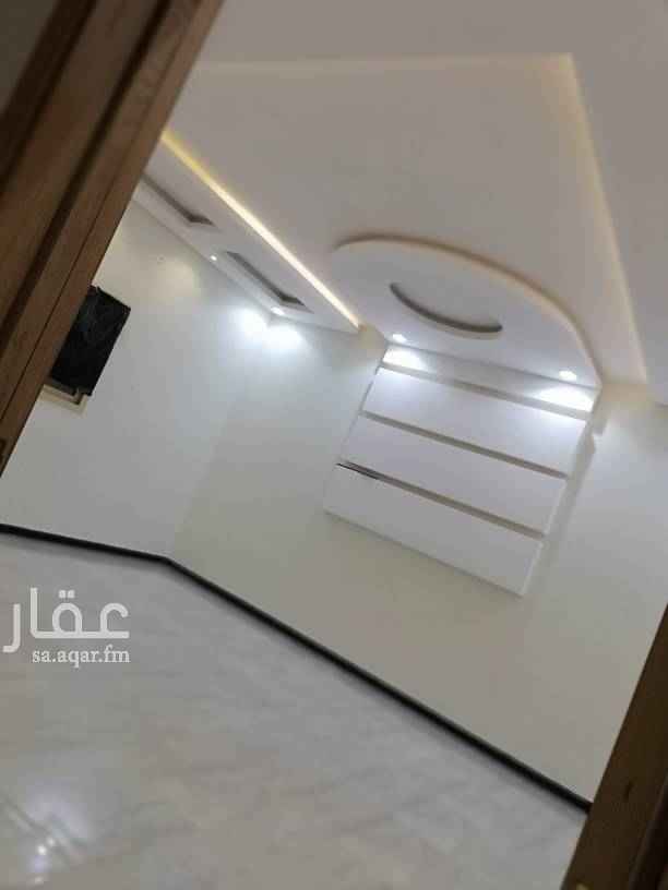 1686051 دور ارضي للايجار شارع 30 شمال قريب من الخدمات وقريب من طريق الدمام بالرمال التعمير