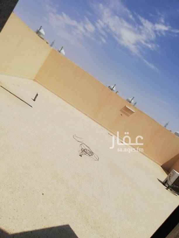 1702223 شقه للايجار 3غرف وصاله وسيعه قريبه من الخدمات شارع 20 شمالي بالرمال الذهبي راكب مطبخ الدور الثالث مع السطح قريبه من مسجد مقعد العتيبي كهرباء مستقله وقريبه من طريق الدمام ديكورات حديثه