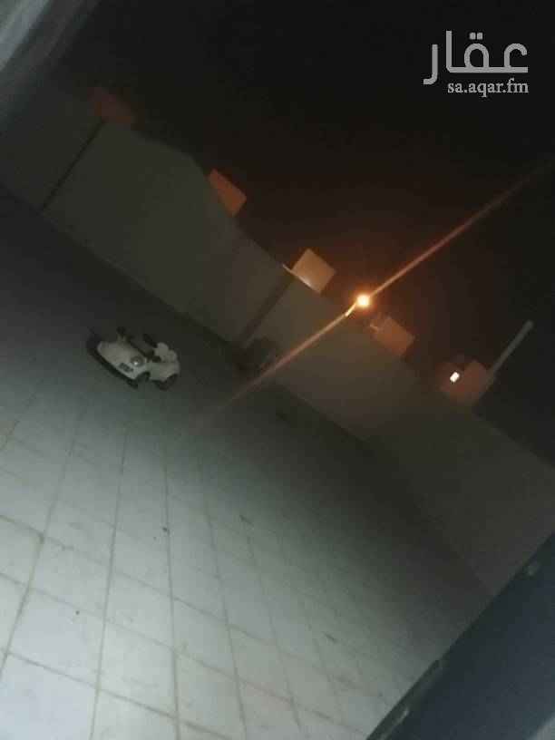 1706276 شقه للايجار 3غرف وصاله قريبه من طريق الدمام كهربا مستقله الدور الثالث مع السطح بالرمال التعمير
