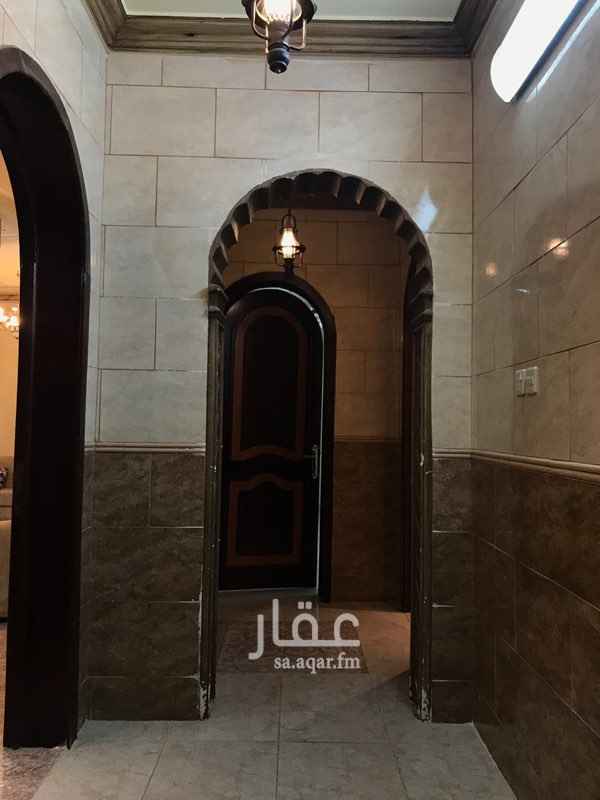 1283770 الدور باقي جديد ونضيف علاماً انهو يوجد مدخل وحوش خاص