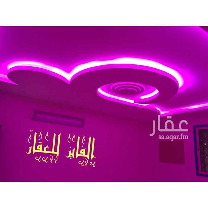 1278618 مكتب الفايز للعقار
الطايف السحيلي حي الزهور
دور مستقل
يتكون من ستة غرف كبيرة وواسعة تفصيل ممتاز
ثلاثة دورات مياه اكرمكم الله ومطبخ راكب وحوش ارتداد سيب شكل يو
