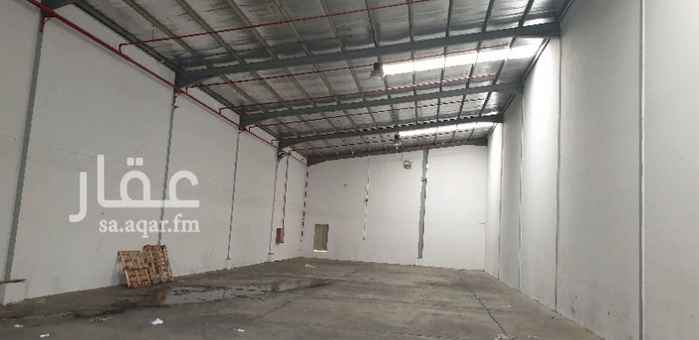 1476385 مستودعات جديدة للايجار
جدران مليسة ومدهونة
يوجد غرفة ودورة مياة
المستودعات جاهزة لمن يريد التخزين
بدون كهرباء بدون كهرباء بدون كهرباء