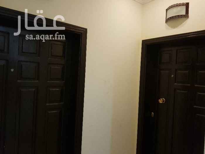 1296242 شقة مجددة في الاجاويدحي الالفية
٤ غرف
وصالة كبيرة
ودورتين مياه
ومطبخ
عدادمستقل
الشقة في الدورالارضي
مدخلين جنب الجامع مباشرةً
للايجاربا٢٠ الف شهري ١٦٦٦