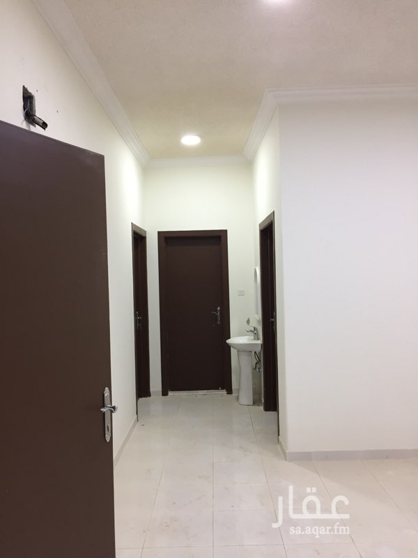 1762406 شقه ثلاث غرف وصاله ف الدور الاول بفيلا عمرها سنه عداد مستقل قريبه من شارع البحر الميت تتكون من غرفتين نوم ومجلس وصاله ودورتين مياه ومطبخ
للتواصل:-
أمير:0534099996