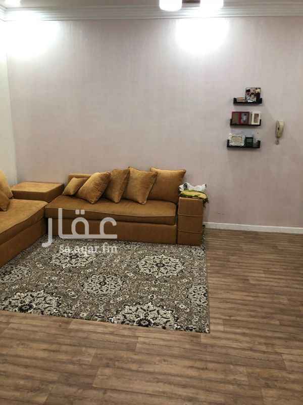 1121283 دور كبير نظيف وجديد مؤثث مطلوب للايجار الشهري سكن خاص والاثاث نظيف والبيت انظف الرغبه في عائله صغيره جدا سنه دراسيه فقط
الموقع حي الزهور باحد رفيده