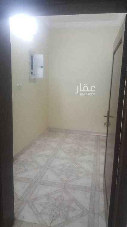 1619315 يوجد شقة عوائل ( ملحق ) للايجار بالدور الثاني مكونة من ٣غرف وصالة ومطبخ و ٢حمام اكرمكم الله
العنوان بمكة حي النوارية الشرقية خلف سوق الاسيال بجوار سوبرماركت الجزيرة
ملاحظة لا يوجد مصعد العمارة صغيرة