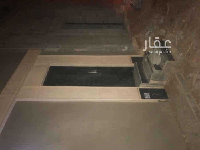1587398 غرفه سايق كبيره في الرمال الذهبي مع دوره مياه السعر ٣٥٠٠ كل ٦ شهور الغرفه كبيره شامله الكهرباء والمويه قريبه من شارع البجادي الغرفه لاتصلح للسعودين تصلح لسايق خلص فقط التواصل واتساب فقط على هذا الرقم ٠٥٦٦١٠٥٨٦٠