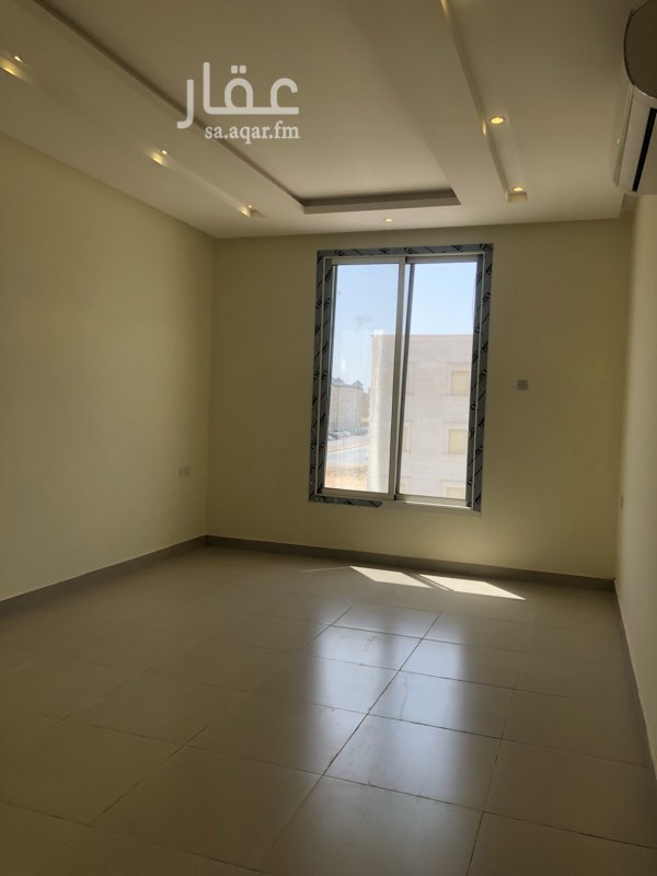 1687391 شقق تمليك فاخرة اربع غرف وصالة وثلاث دورات مياة وغرفة خادمة مع دورت مياة راكب مكيفات
سطح خاص
شقة ١٣