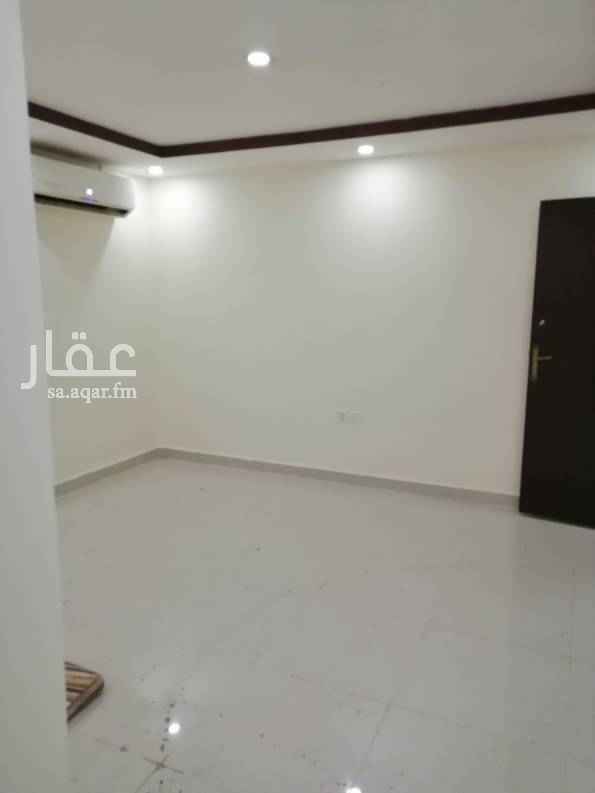 1639584 شقق عزاب للايجار غرفتين وصاله ومطبخ وحمام مكيفات ومطبخ راكب حي النهضة شارع سلمان الفارسي يوجد بها عامل نظافة وقريبه من جميع الخدمات وطريق خريص والأمير بندر