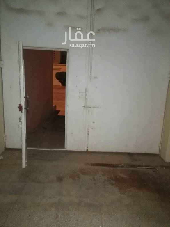 1638248 دور ارضي
مكون من ٤ غرف و صالة
٣ دورات مياه
بيت شعر
غاز مركزي
حوش كبير
مدخل السيارة
يبي له شغل شوي
والسعر قابل للتفاوض