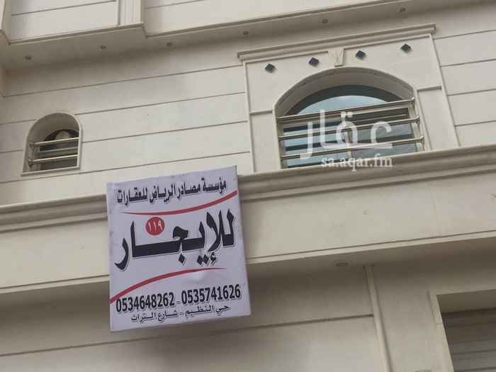 1402850 شقتين دور ثاني
غرفتين وصاله ومجلس ومطبخ ودورتين مياه
الشقة الثانيه نفس المواصفات