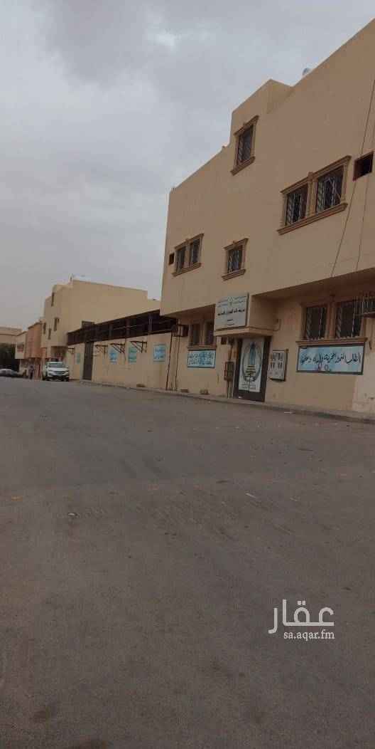 1458901 للإيجار عماير مباني كبيرة موقع مميز + أحواش كانت مدارس الموقع حي اليمامة قريبة من شرطة المفتوحة مساحة الأرض ٢٠٠٠متر السوم ١٠٠الف تصلح للشركات والمؤسسات الاتصال على الجوال 0543200002 الإعلان من نفس الموقع اوصل الموقع واتصل تصلح مدارس خاصة وتصلح مستودعات