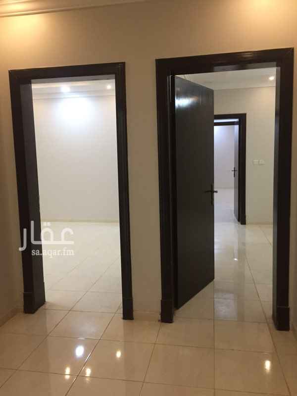 1428297 شقة في بطحاء قريش بجوار مسجد الفردوس في الدور الثالث مواقف داخلية ومصعد ولكل شقة عداد ماء والشقة امامية على واجهة العمارة نظيفة جدا عمرها سنة فقط على يد عرسان .