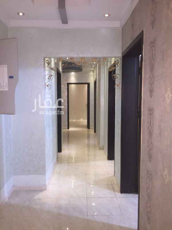 1512464 شقة فاخرة في بطحاء قريش بجوار مسجد الراجحي
من 5 غرف وصالة و 3 حمامات و مدخلين في الدور الثاني المطلوب 26000 الف على دفعتين فقط والماء مع المستاجرين .