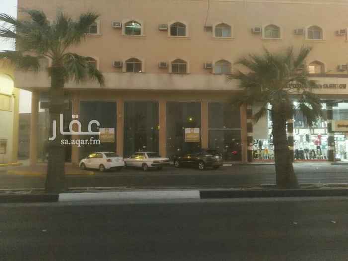 1743708 معرض تجاري بواجهات زجاجية