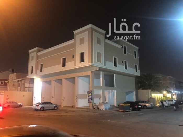 1553050 محلات تجارية على شارع تجاري حي الحمراء مقابل مجمع الطرباق للتسويق يوجد بالمحل غرفة ودورت مياه ميزانين جديد قابل للتفاوض