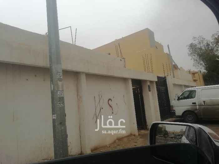 1547769 خمس محلات تجاريه +سبع غرف كل غرفه معها مطبخ وتكرمون حمام وغرفه خارجيه كبيره معها حوش صغير مؤجره دخلها السنوي تقريبا ٦٠٠٠٠ مؤجره باقي محل واحد جنبها عماير شقق واقدامها مدرسه حكومية وشارع سيدين ومحلات يمينها ويسارها تم بنائها عام ١٤١٤ هجري مسيومه ١٣٠٠٠٠٠ للبيع تبع ورثه وجاهزه أمورها للبيع