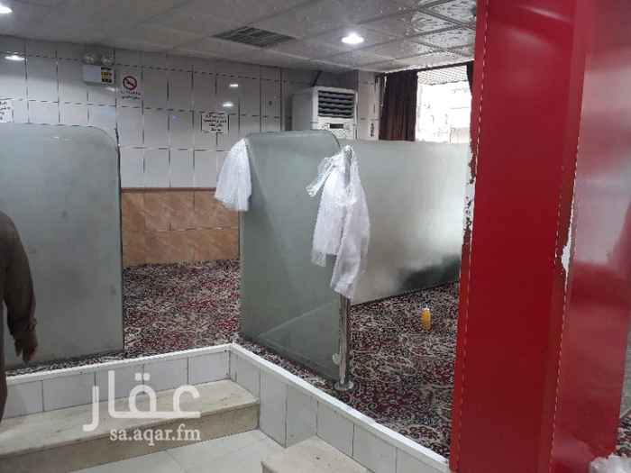1362921 مطعم في شارع عسير للايجار أو التقبيل المطعم به معدات وشغال شغل طيب للاستفسار على المحل على رقم الإعلان