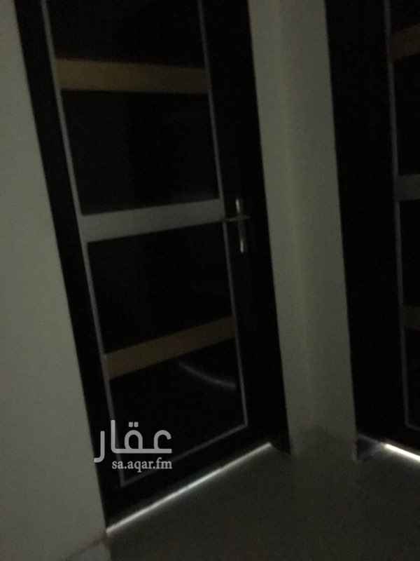 1764703 شقة تتكون من
مجلس خارجي
مجلس داخلي مع دورة مياه
مطبخ
غرفتين نوم مع دورة مياه
صالة
جديدة توها مشطبة
يوجد مواقف
امامها مرفق حكومي (فاضي)مسجد.حديقة
كهرب مستقل
موقع ممتاز وعلى زاوية
للتواصل 0530301212