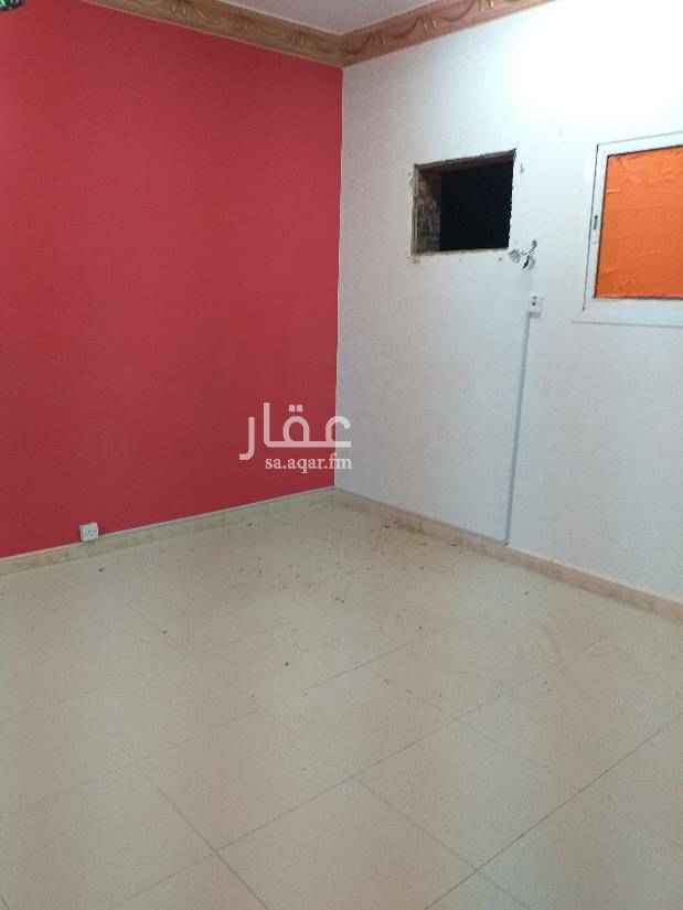 1401370 شقه مع السطح ٣ غرف نوم ومجلس ومقلط وسطح قريبه من الخدمات