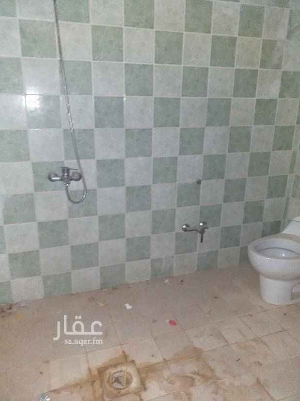 1416263 شقه للبيع في عماره سكنيه علي شارع عام مكونه من ٣ غرف نوم وصاله ومجلس و٣ دورات مياه