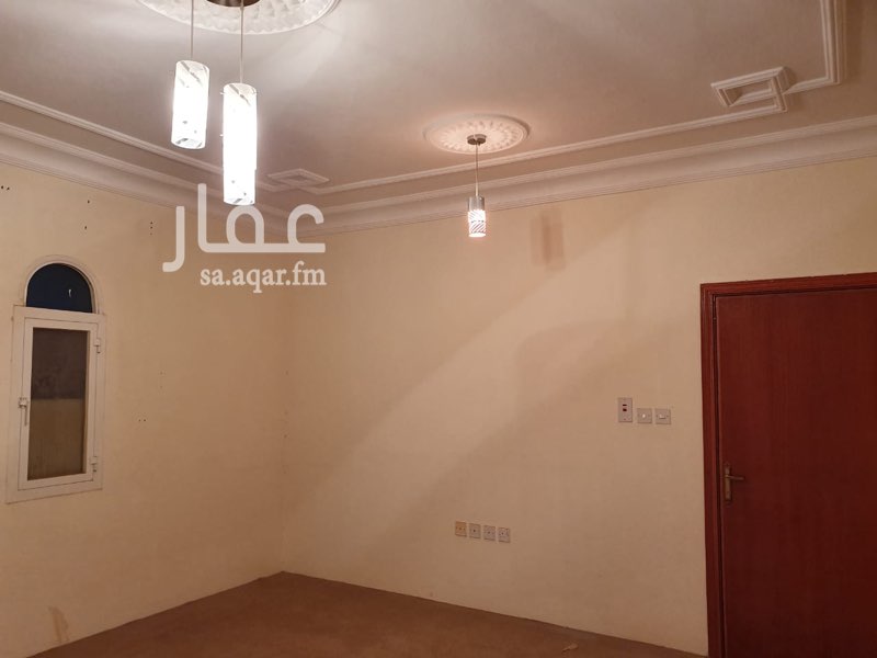 1655532 ***للايــجـــــــــــــــــــار ***
شـقــة فـــي فيــلا مــدخـــل خــاص
الشقة مكونه/ من مجلس وصاله ومطبخ ومستودع صغير وغرفتين ودورتين مياه
ويوجد سطح خاص مع غرفة و دورة مياة
شـركـة بــاز للتطـوير والاســتثـمار العـقـاري
للتواصل او الاستفسار :
ابو سلطان
0535452192
0114317015
التواصل من 4 م حتى 10 م
وفي حال عدم الرد نوجو التواصل عبر تطبيق الواتساب