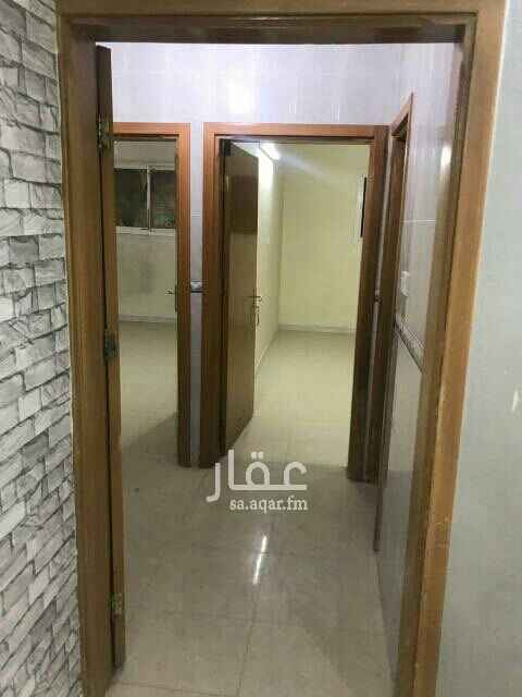 1508602 للايجار شقه عوايل بفيلا
3 غرف نوم + مجلس + مقلط + 3 دورات مياه
الرياض حي الشفا
ارجو التواصل #واتساب_فقط_0535474669