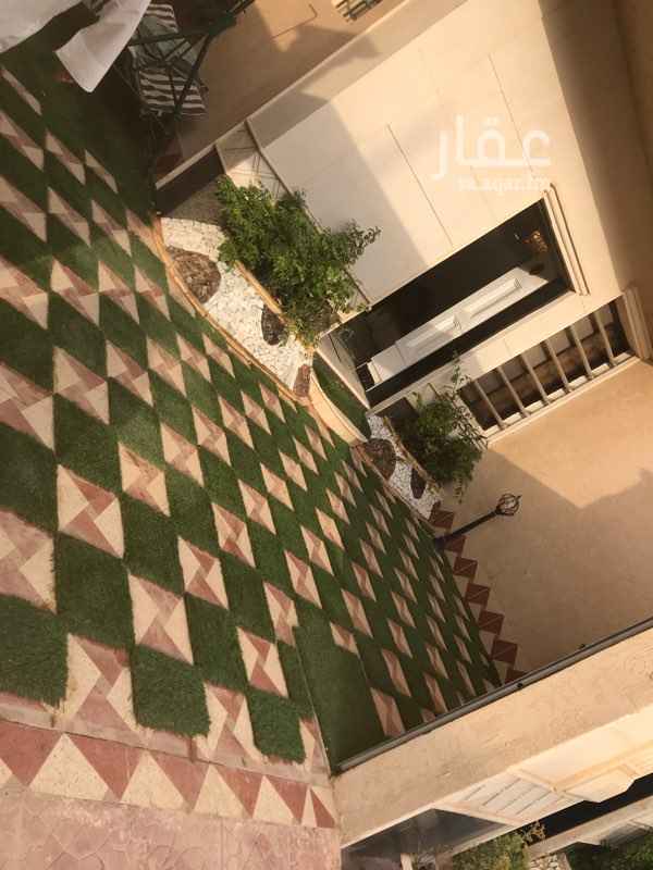 1584955 مساحة البيت ٢٠٠ متر
الدور الارضي مجلس ومقلط وصاله ومجلس نساء
الدور الثاني فيه ٤ غرف نوم ٢ منها ماستر
والدور الثالث فيه غرفة خادمه وغرفة غسيل وحمام
البيت مركب فيه مكيفات بالكامل
والمطبخ راكب
ويوجد غرفة سواق