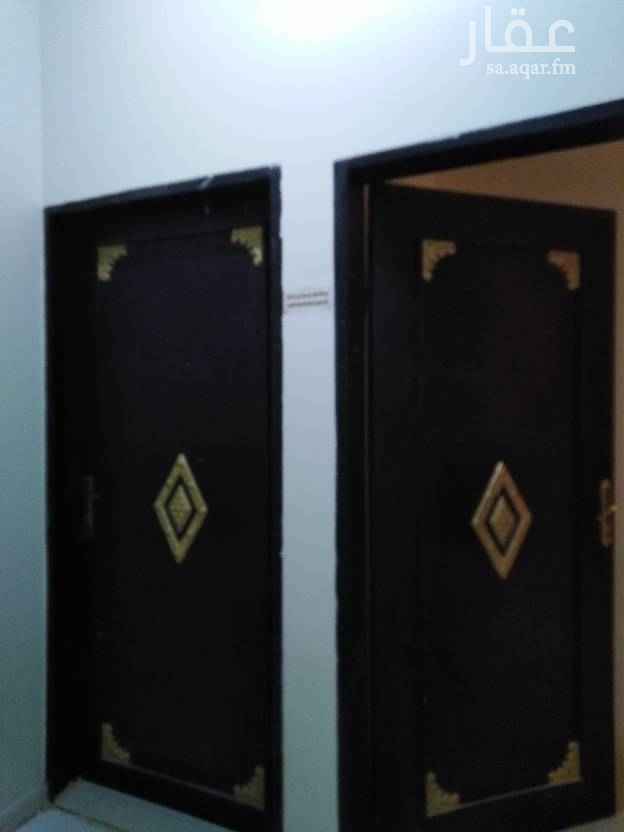 1736714 دور علوي الإيجار في المونسيه ثلاثة غرف نوم وصاله مجلس ومطبخ ودورات مياة في الدور الاول