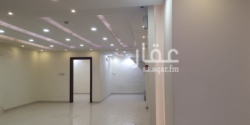 1636925 المسطح تقريبا ٤٤٠ م
تحت ستقبال كونتر +غرفتين +صالة استقبال
الدور الأول ٨ مكاتب +٤حمامات +صاله كبيره
وصل السوم ١٠٠ الف
سبق وجود مركز طبي
تصلح لمركز طبي