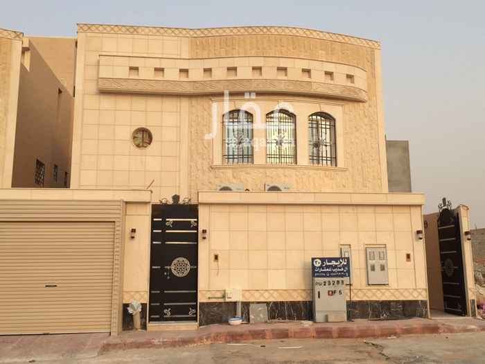 1529194 شقه في فيلا، الدور الأول اللي بعد الارضي.
غرفتين نوم وصاله ومطبخ ومجلس ودورتين مياه.
فيها 4 مكيفات سبليت راكبه حديثه.
عداد كهرباء مستقل ، والماء واصل من الشركة.
قريبه من الخدمات والمدارس وتوصيل البقالات.
الايجار 14000 ريال سنوي والدفع كل 6 شهور.
التواصل عن طريق الواتس اب
