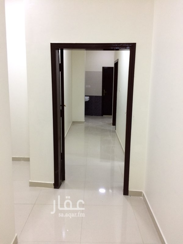 1282648 شقة جديدة خلف شارع الخزان مباشرة مقابل مطعم جاد موقع مميز
يوجد حارس ومصعد ومواقف للسيارات
باقي شقة واحدة فقط