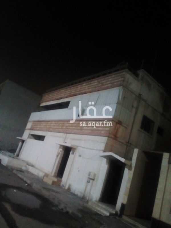 1259618 للايجار دور ارضي من 8غرف وثلاثه مداخل تشطيب ممتاز مجدد من الداخل