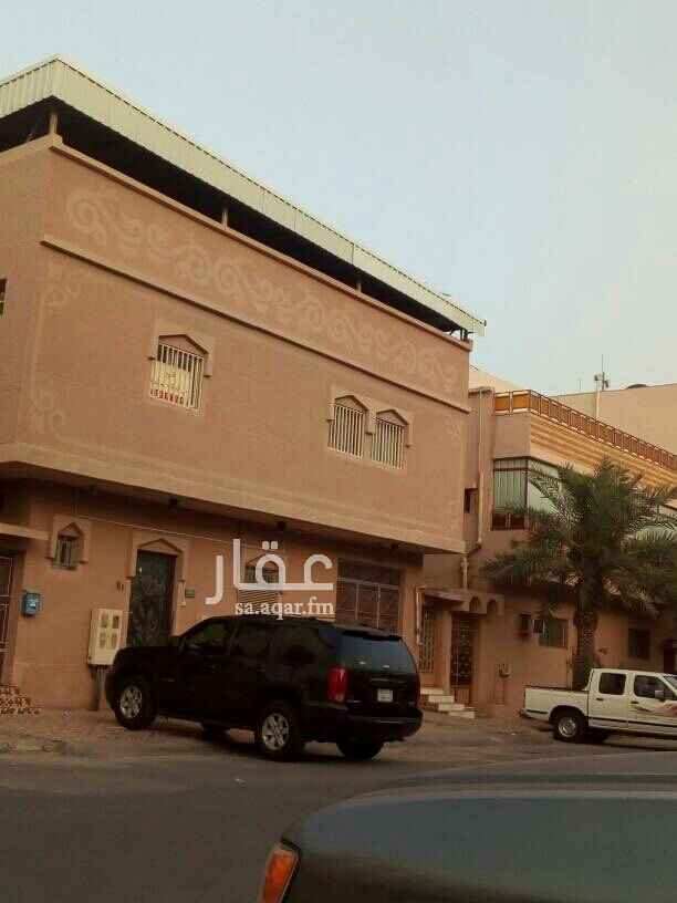 1505576 بيت لبيع في الثقبه شفل مرتب اتكون من دوار وشقتين والدور من 6غرف وصاله والشقق من 3غرف وصاله للاستفسار الاتصال
0535633600
