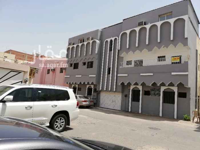 1514362 عماره بحي الربو ه المساحه 210 بصك مكونه من 6 شقق 5 شقق من 3غرف وصاله وحمامين ومطبخ وشقه من غرفتين وحمام وسطح مجددا بالكامل نظيفه جدا تم التأجير بالكامل الدخل الشهري 7الاف ريال شهريا يوجد لكل شقه عداد كهربا المطلوب ثمانمائة وخمسون الف ريال ....