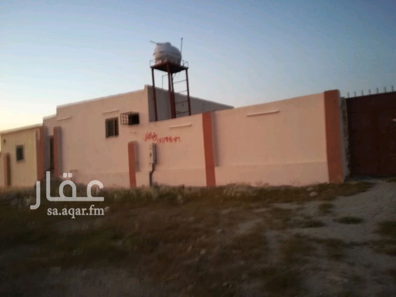 1309985 استراحه في حي بن لباس الجديد
مكونه من غرفتين
ومطبخ وحمام جاهزه للسكن
السقف مشغول بالجبسيات
الأرضيه داخل المبنى سيراميك
يوجد عداد كهرباء 70 امبير الجهد الجديد
يوجد خزان وبياره
وخزان علوي
منطقة سكنيه بامتياز
المطلوب ١٩٠ قيمة ودلاله
