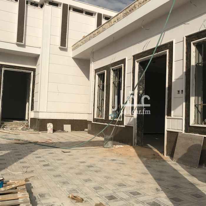 1393651 يوجد دور للبيع مساحه ٤٢٠م شغل شخصي سباكه قبلان اسلاك الفنار افياش الفاء تمديد ارضي بحريني موثق بصور من بدايه الشغل على العوازل كلها وشبوم في ارضيه الاحواش شارع خلف ٥ م مع مرفق خلفي قريب من نجم الدين مؤسس شقتين يوجد غرفه غسيل في الحوش
