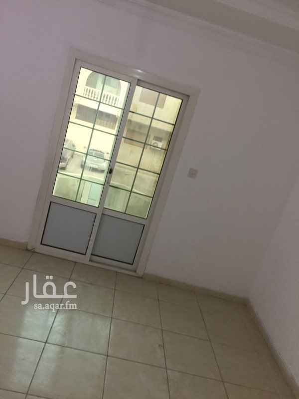 1699569 شقه جميله واسعه وعماره هاديه بحيث واجهه الشقه على الشارع ...