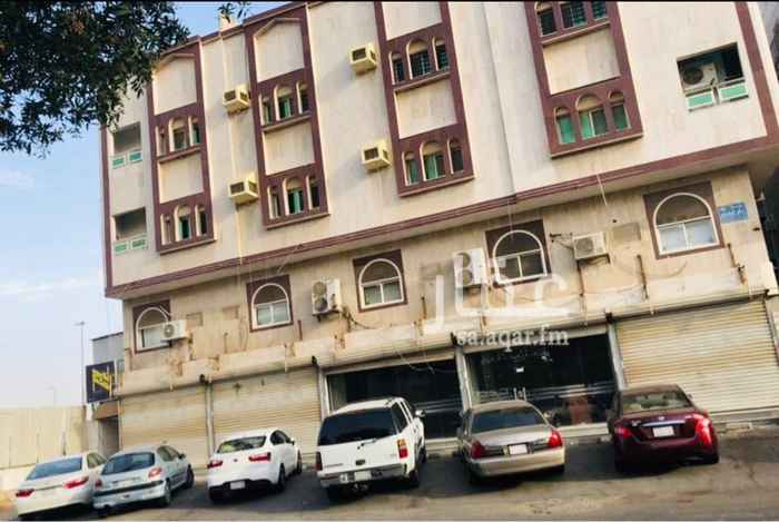 1737378 معرض من ٥ فتحات مساحة المعرض ٢٠٠ م و مساحة الميزانين ٢٠٠ م .. بجانبه مباشرة مشروع مستشفى اطباء جده