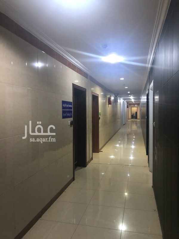 1552915 مكتب مفتوح ممكن اغلاقه وتوزيعه مطبخ اوفيس ودورة مياه الدور الاول
يتميز الموقع بموقعه على طريق الامير مشعل
القريب من جامعه الملك سعود وطريق الملك عبدالله
مقابل اسواق الدنوب ويخدمه عدة خدمات من مطاعم وكفيهات متنوعه ونادي رياضي بأحدث الاجهزه
