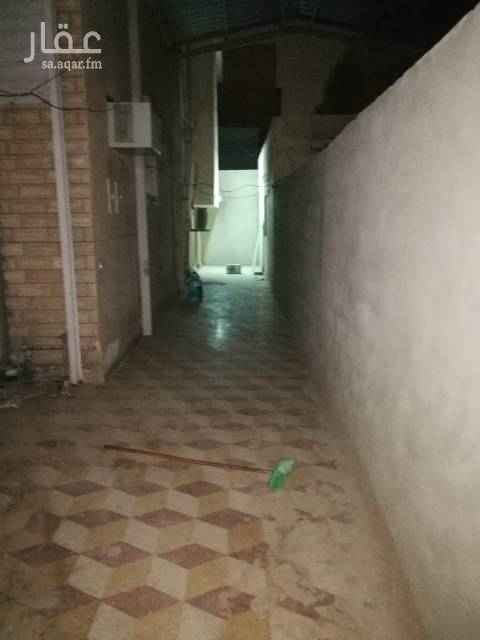 1597729 للايجار دور علوي
٦ غرف وصالة وحمامين ومطبخ والسطح فيه غرفتين سقف شينكو وحمام.
الموقع خلف بنك الرياض بشارع ديراب.
للتواصل ابو علي
مكتب الشقحاء للعقارات
٠٥٣٦١٣١٢٩١ /٠٥٣٦٣٦٣٦٥٤