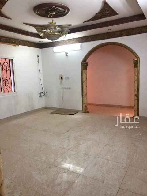1482045 دور أرضي للإيجار عباره عن مجلس ومقلط وصاله كبيرة ومدخل سيارة وحوش و مشب و ٣ غرف نوم منها غرفه ماستر و ٣ حمام ومطبخ البيت نظيف وقريب من الخدمات والمدارس
للتواصل مكتب صرح العاصمة للعقارات بحي الخليج شارع محمد إبن علي 0536144438