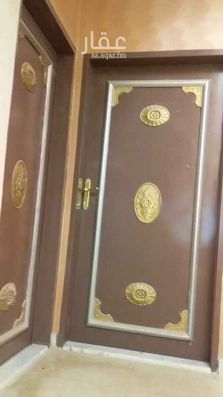 1633102 يوجد شقه للايجار دور الثاني مكونه م̷ـــِْن غرفتين نوم ومجلس وصاله ومطبخ ودورتين مياه 15000الف سنوي