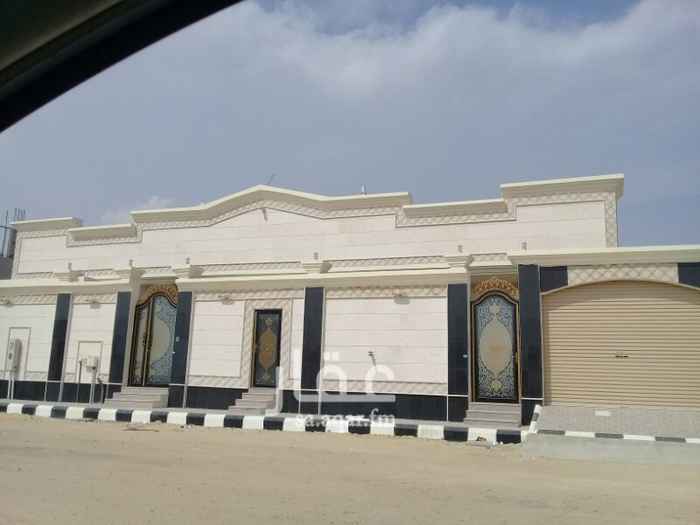 1207472 دور للبيع بحي الصواري الواجهه جنوب
تشطيب ممتاز جدا يوجد ضمانات على السباكه والكهرباء والهيكل الإنشائي