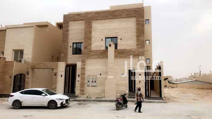 1583204 ثلاث شقق تشطيب عالي الفخامة وتمديات الكهرباء واضائة قمة الروعة
في الدور الأول شقة والدور الثانية شقتين احدها باطلالة على السطح
تخطيط الشقق مجلس بدوراة مياه "باب مستقل"، وغرفتين نوم وصالة ودوراة مياة ومطبخ
تنويه: الغاز والماء واصل لمدة عام (١٠٠٠ريال) والكهرباء كل شقة مستقله بطبلون