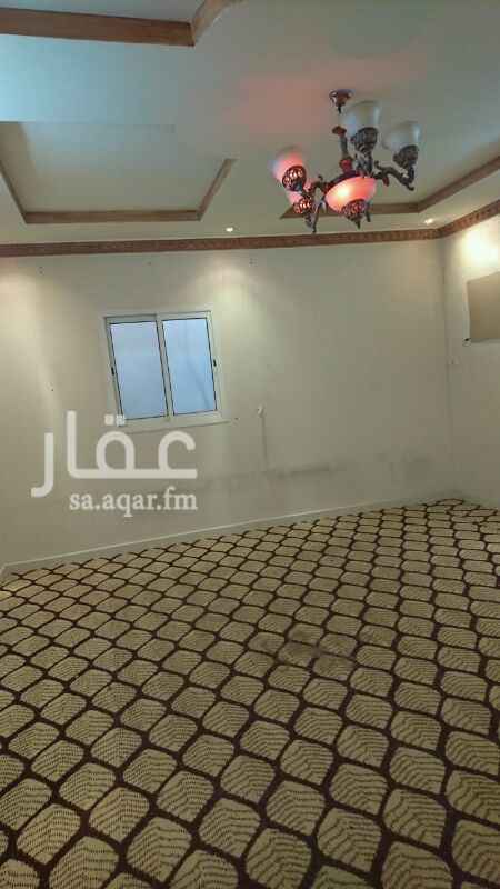 1348949 شقة عوائل 3غرف وصالة ومطبخ راكب مستخدم نظيف مع السطح والكهرباء مستقل